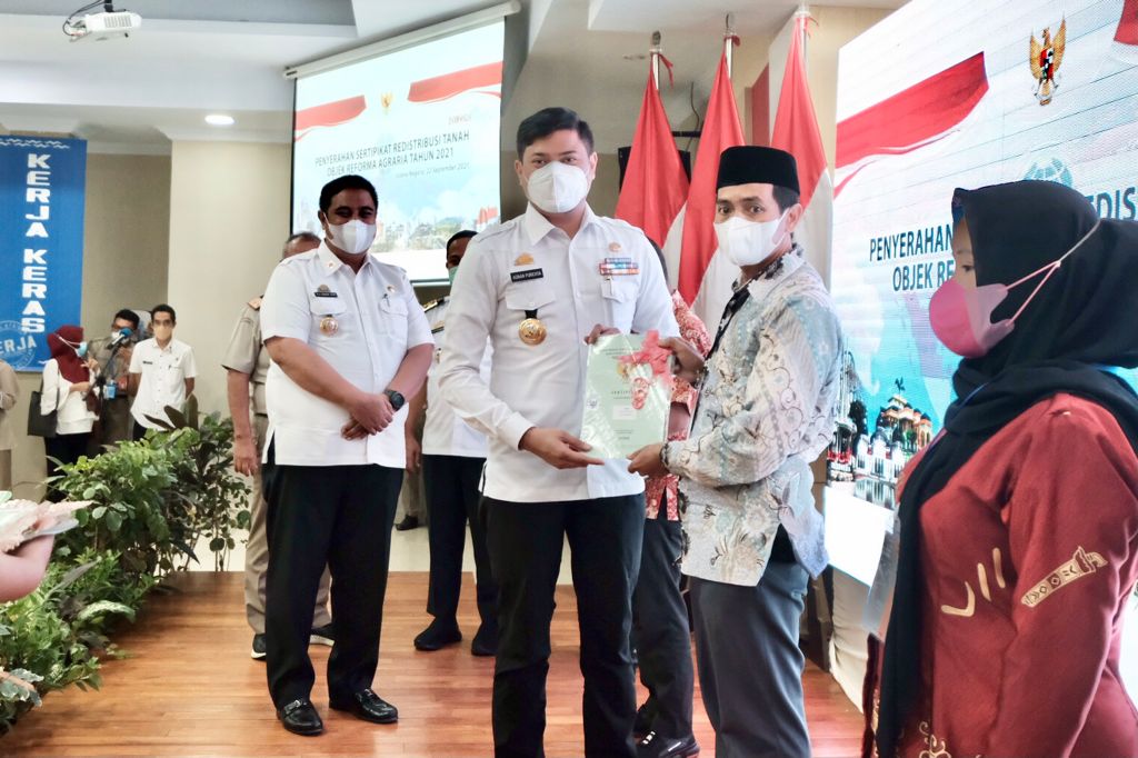 Bupati Adnan Sambut Baik Penyerahan 1.500 Sertifikat Tanah ke Masyarakat